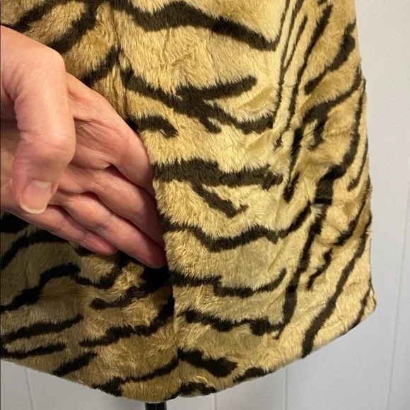 Tiger Fur Vest Mobwife Vintage Glam Y2K Statement Josephine Chaus Faux Medium - Picture 5 of 12